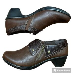 Easy Street Darcy Zipper Shootie